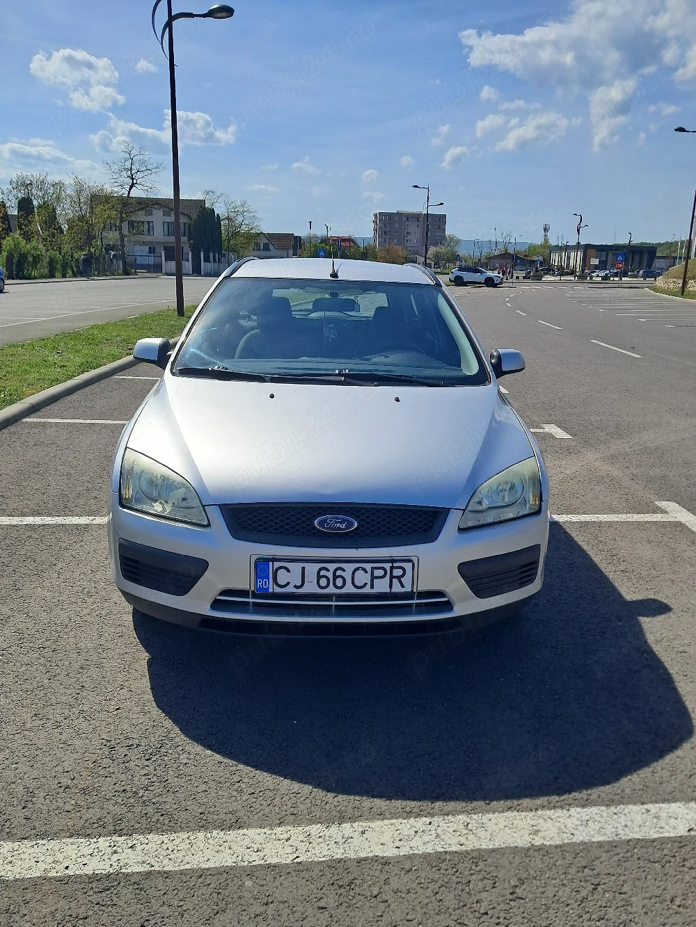 Vând Ford focus 