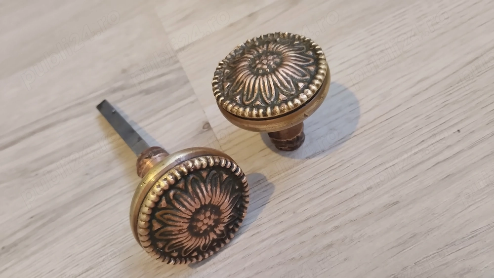 Clanta veche din bronz