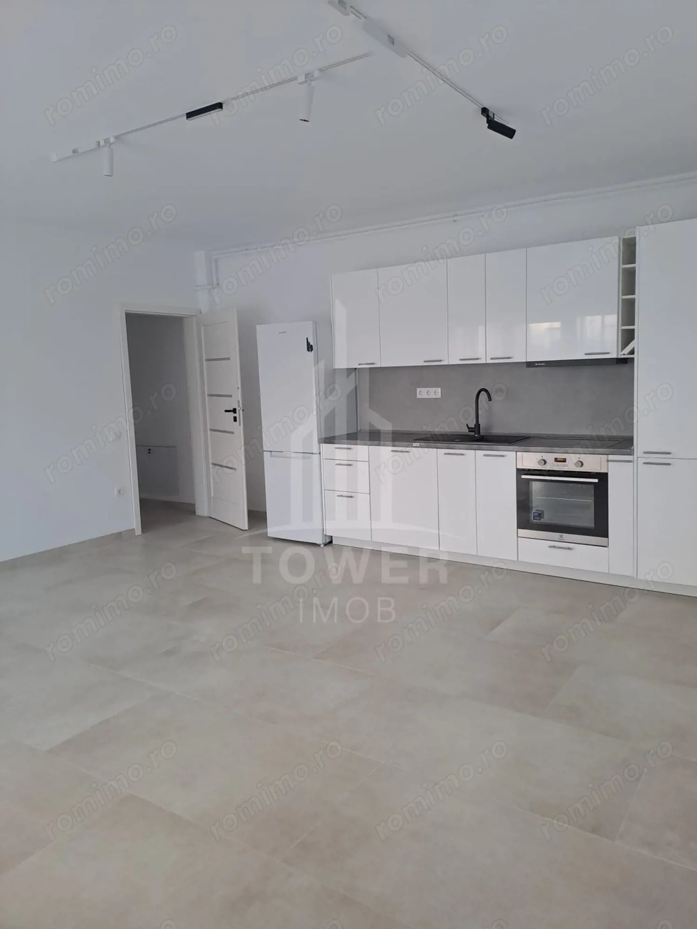 Apartament 3 camere de închiriat, parter – ideal locuință sau firmă