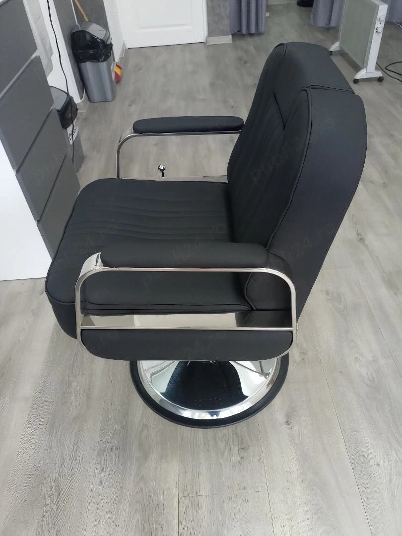 Vand scaun de frizerie model Gabbiano Rufo pret 1000 lei neg.