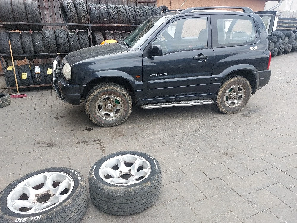 Vand jante aliaj,bulbar si praguri in stare f buna