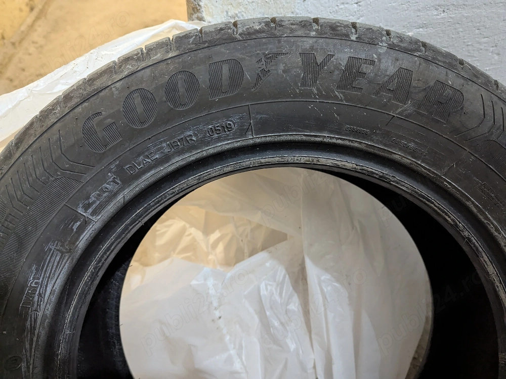 Vand 4 anvelope 195/65/15 vara Goodyear 
