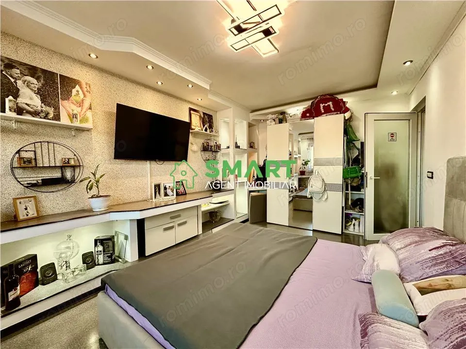 Apartament 3 camere. Arad, zona Aurel Vlaicu,  Y - ri.