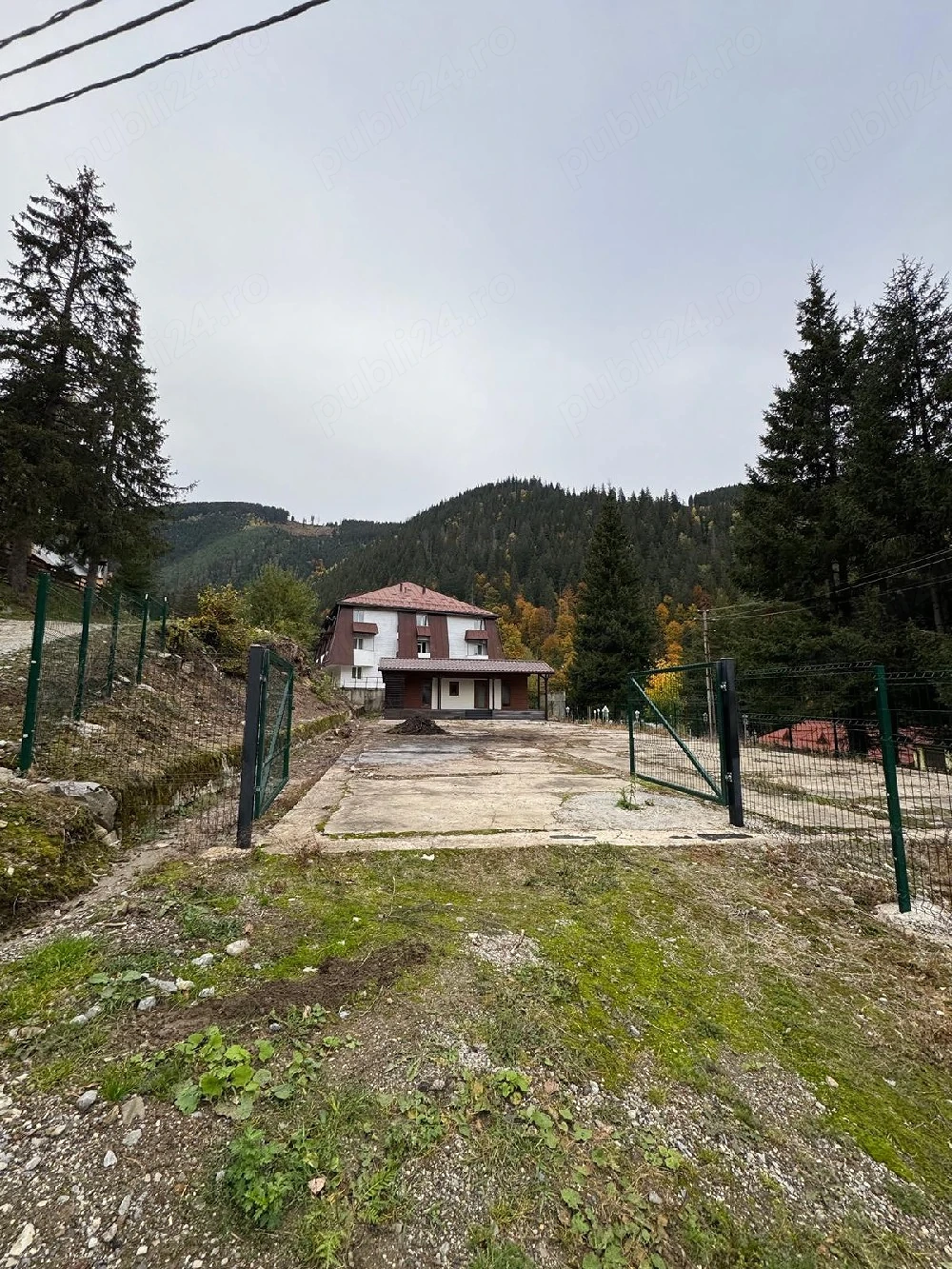 Teren intravilan 900mp Rausor
