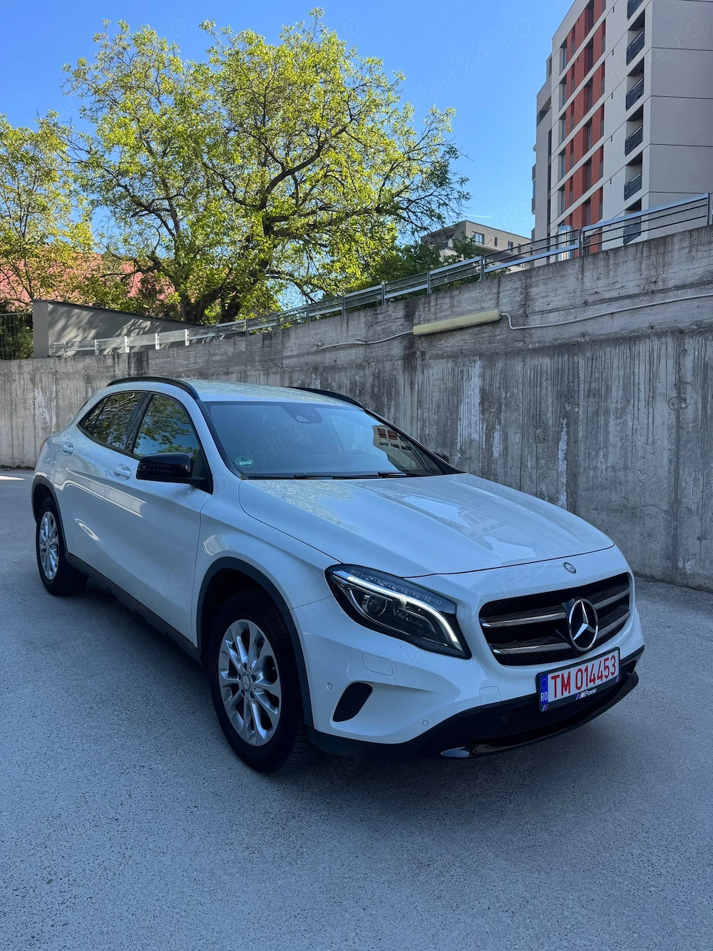 Mercedes-Benz GLA 180  benzină | 90.000 km |