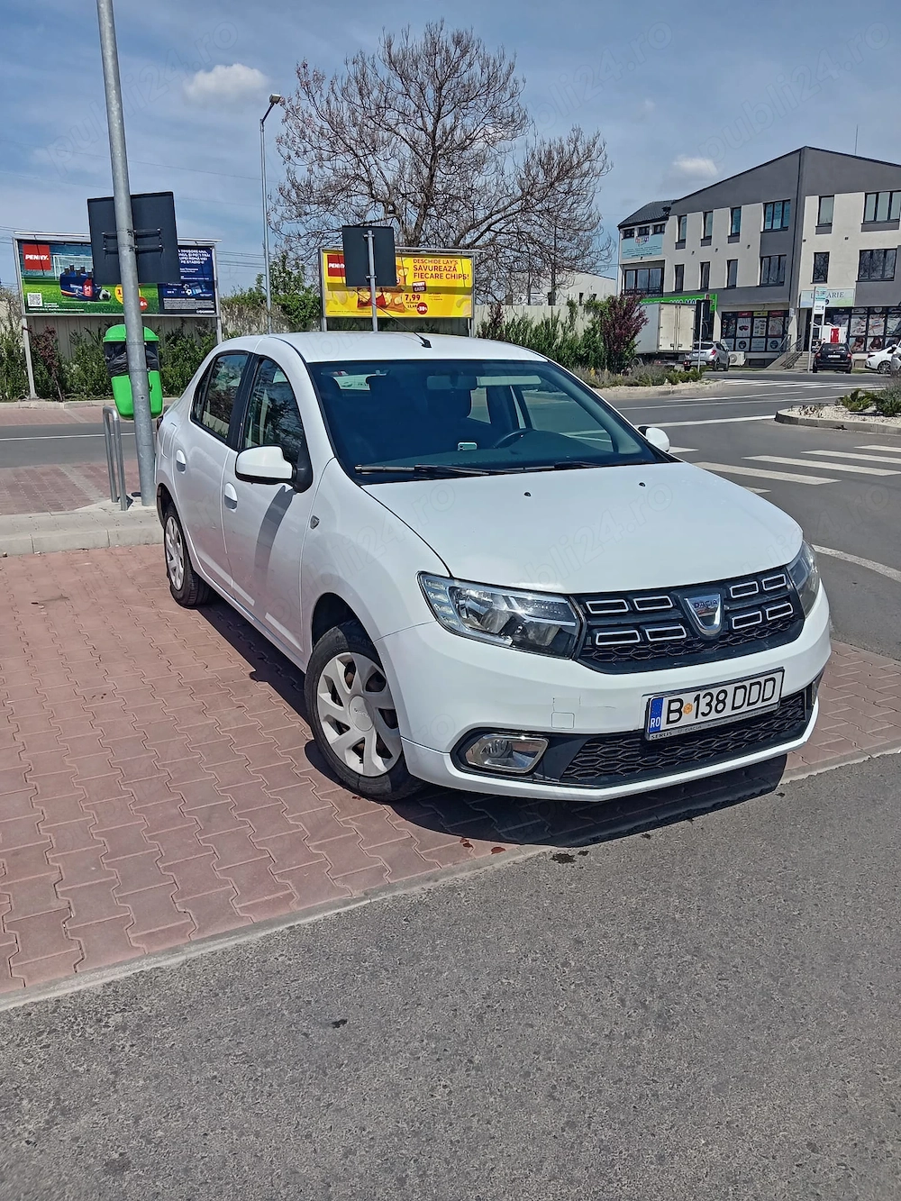 Vând Dacia Logan 