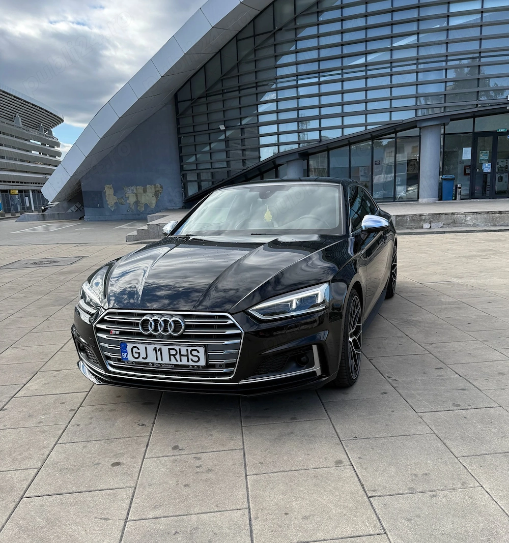 Vând Audi S5 coupe, negru 