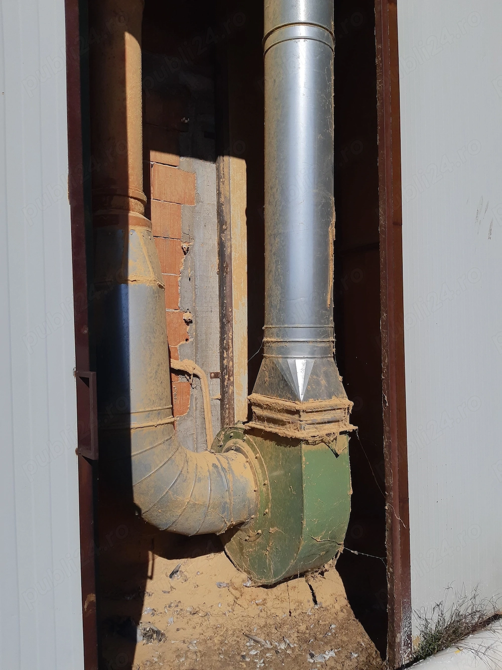 Aspirator pentru un atelier de tâmplărie