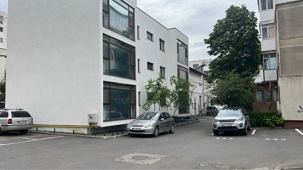 proprietar ofer spre inchiriere apartament 2 camere ultra central bloc nou