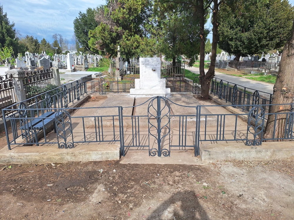 De vanzare gradina familiara cimitir (Eternitatea)UTA