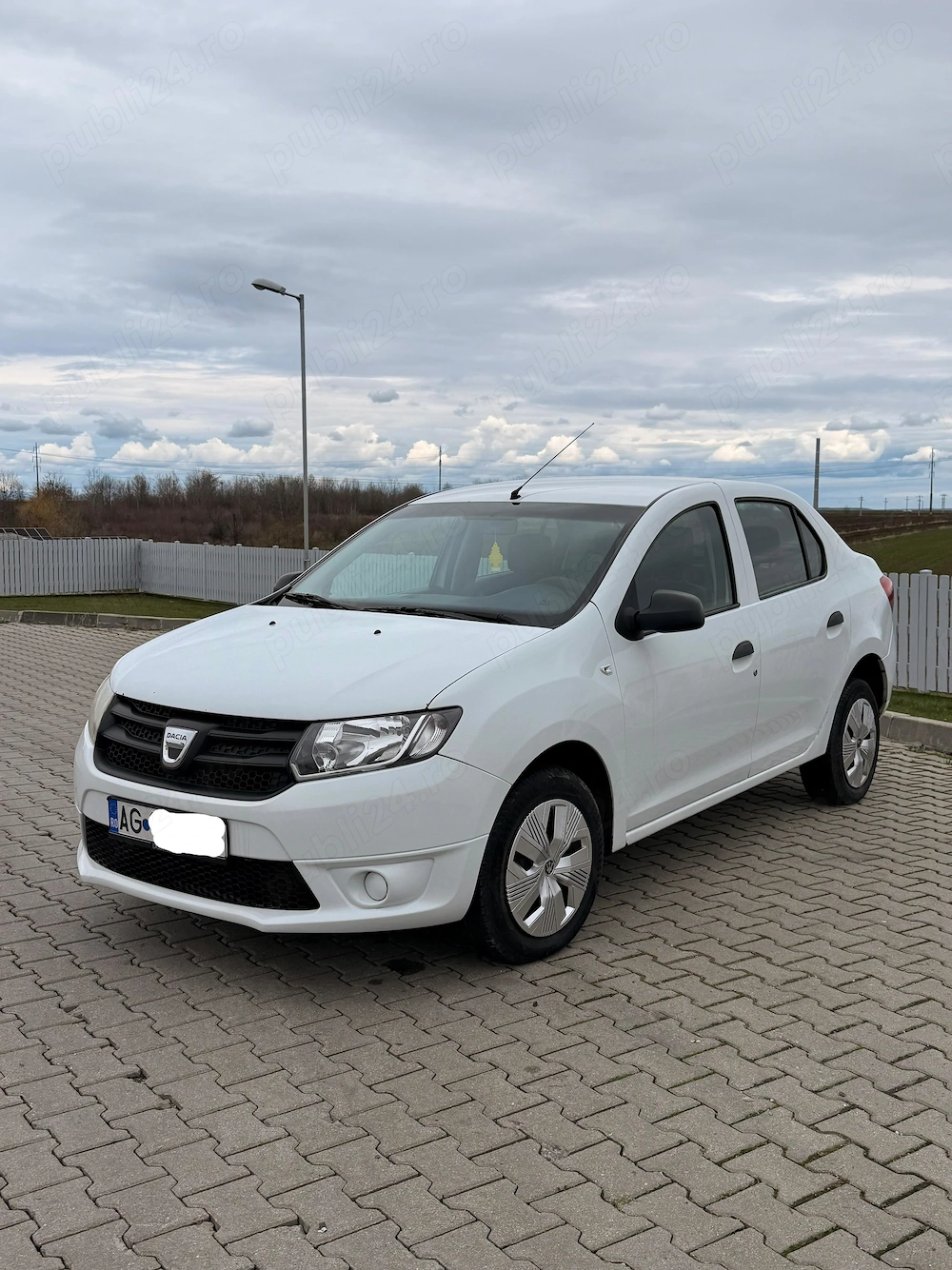 DACIA LOGAN 2 Berlina    1.2i    2013    AC    Un singur proprietar