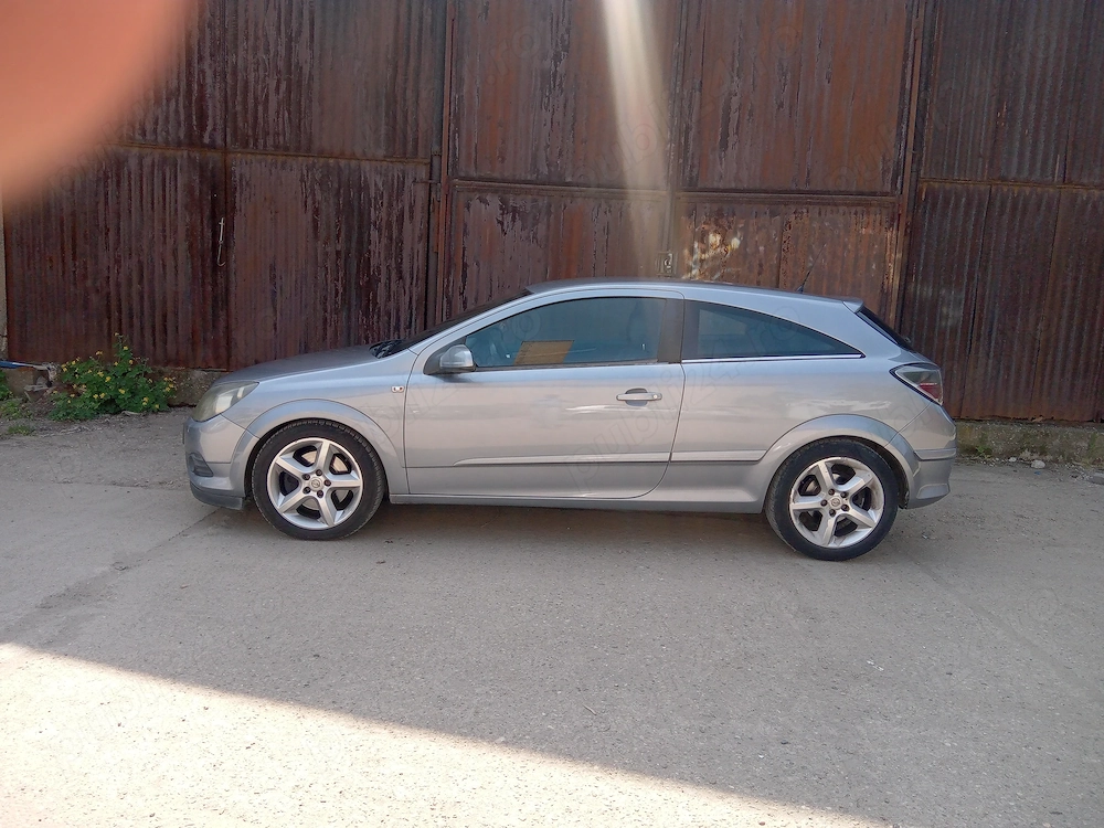 Opel Astra h gtc 1.9 cdti 120cp