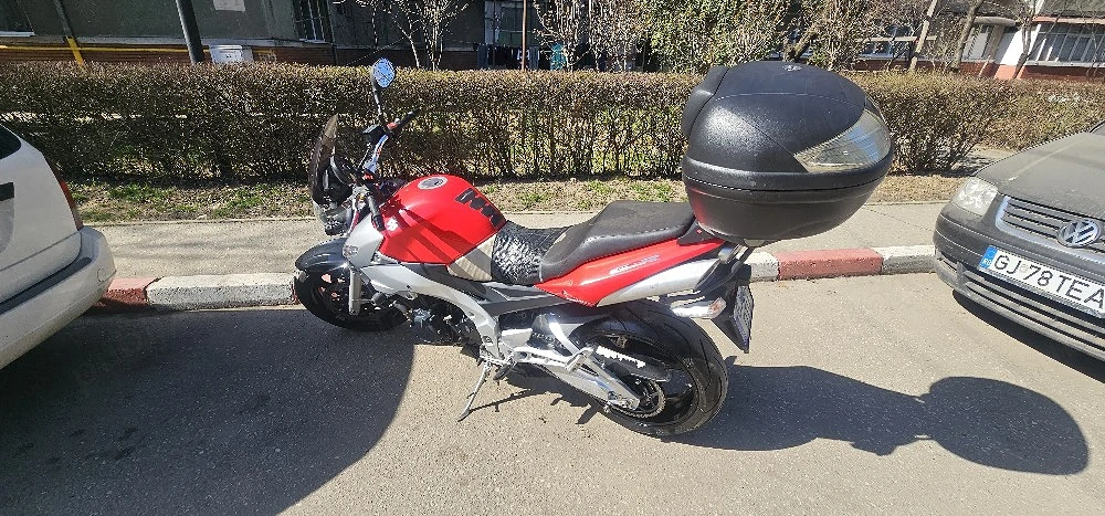 suzuki gsr 600