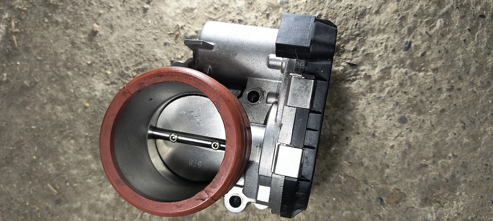 Clapeta de accelerație / admisie - Mercedes C Class 1.8 benzina 