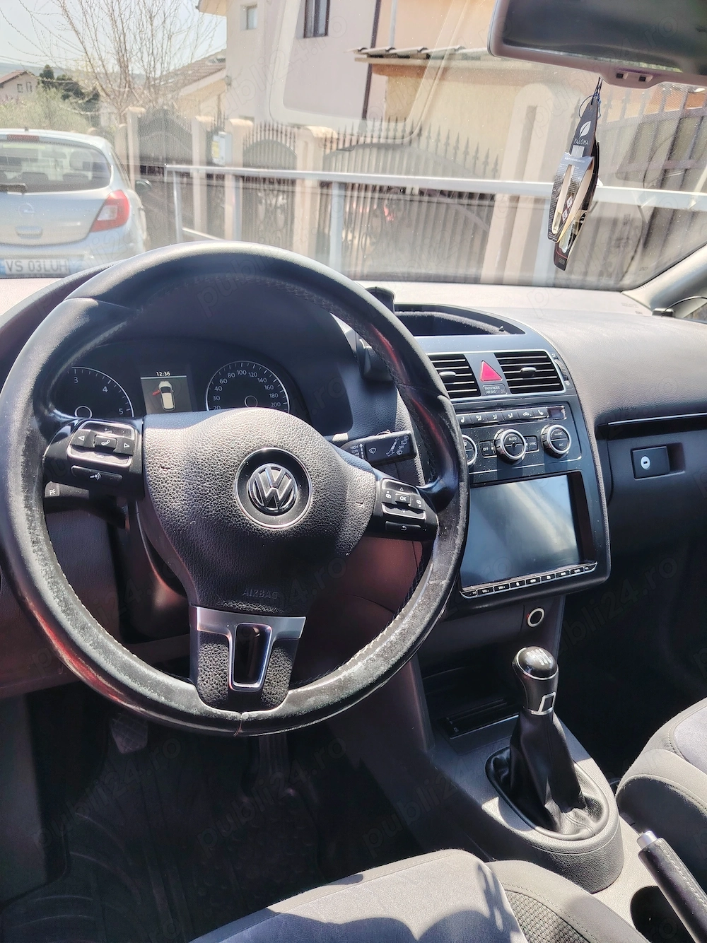Vand VW TOURAN 2.0 DIESEL 140CP. An fabricație 2013.2013. Nr. km 333