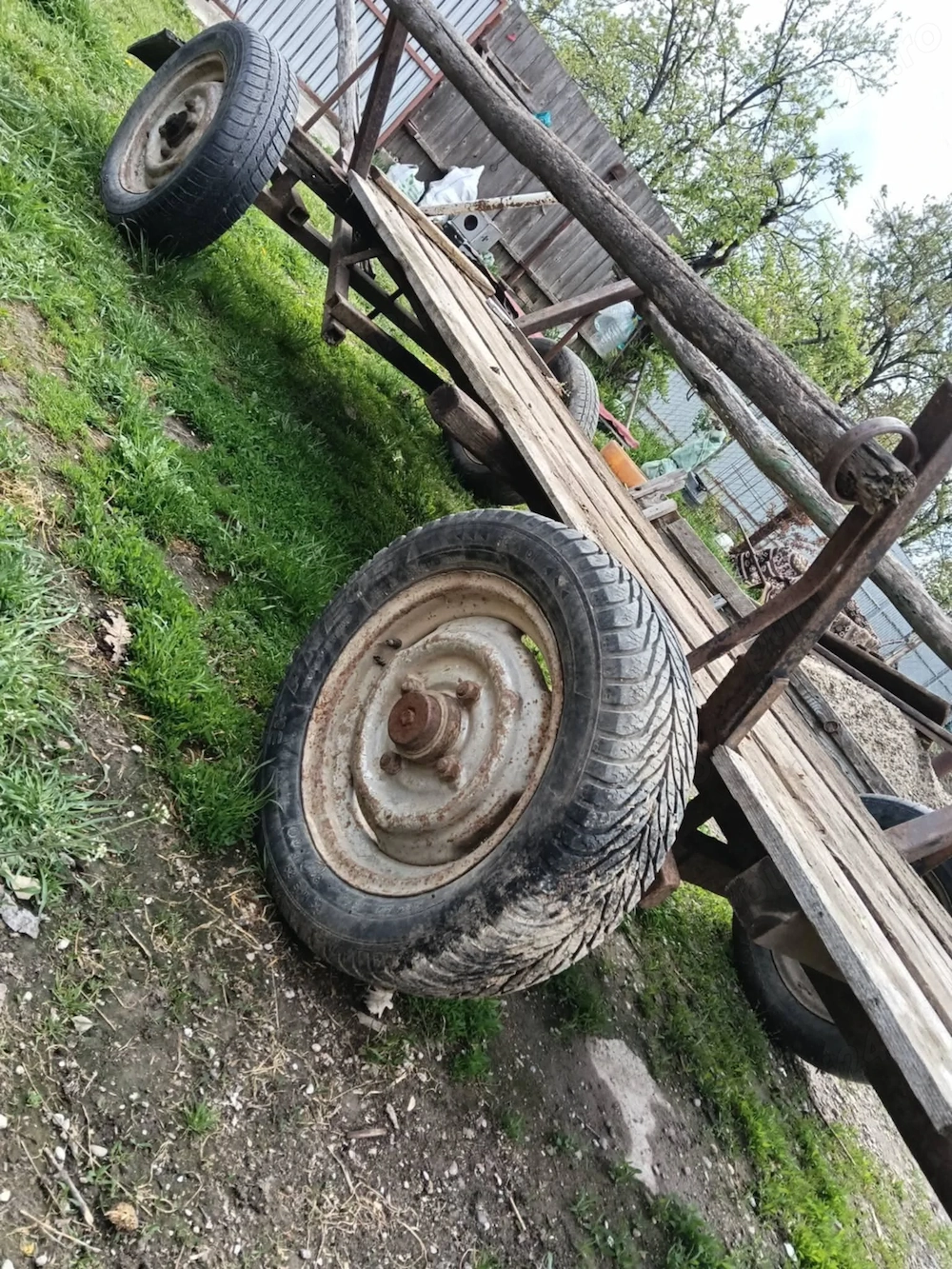 Vând caruta ușora joasa si larga l