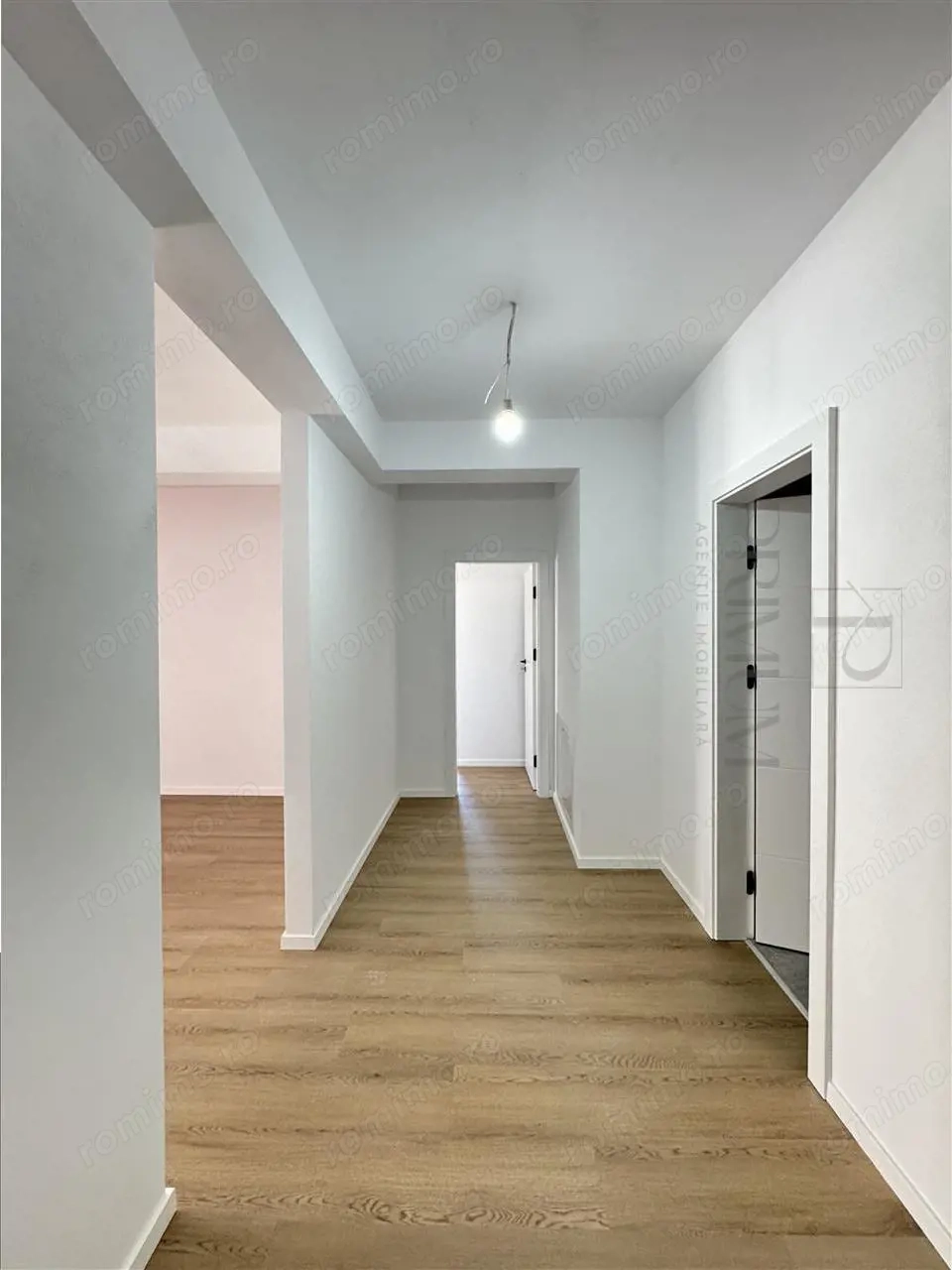 GIROC - 4 CAM - 2 BAI - 108 MP UTILI - LUX - 2 PARCARI INCLUSE - DISPONIBIL IMEDIAT