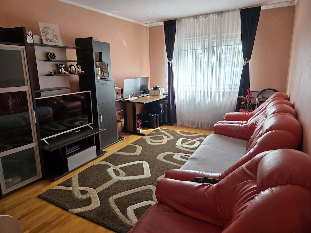 Apartament 3 camere   Scoala Nr10   Etaj 3  