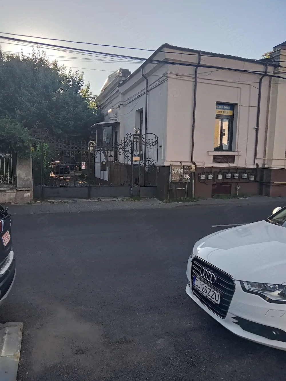 Închiriez spațiu ultracentral, ultramodern cu posibilitate de parcare 