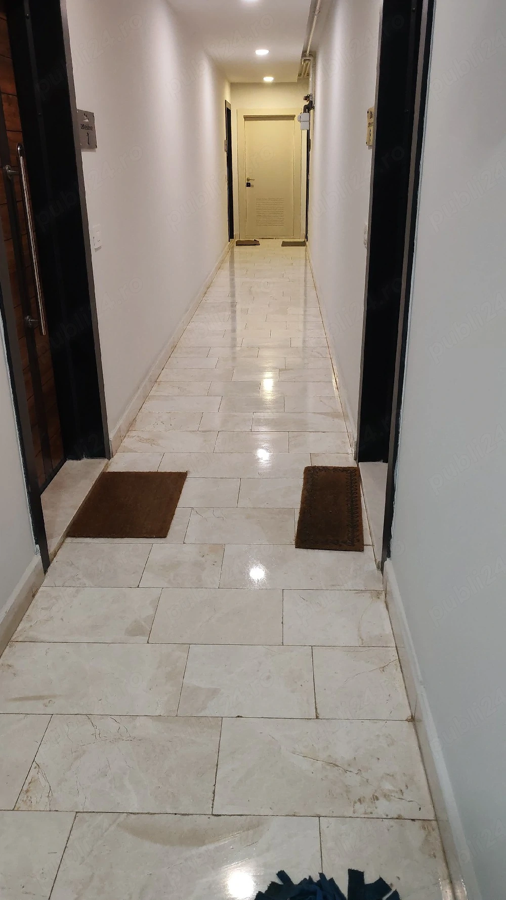 Personal curatenie scări de bloc, birouri și săli de fitness