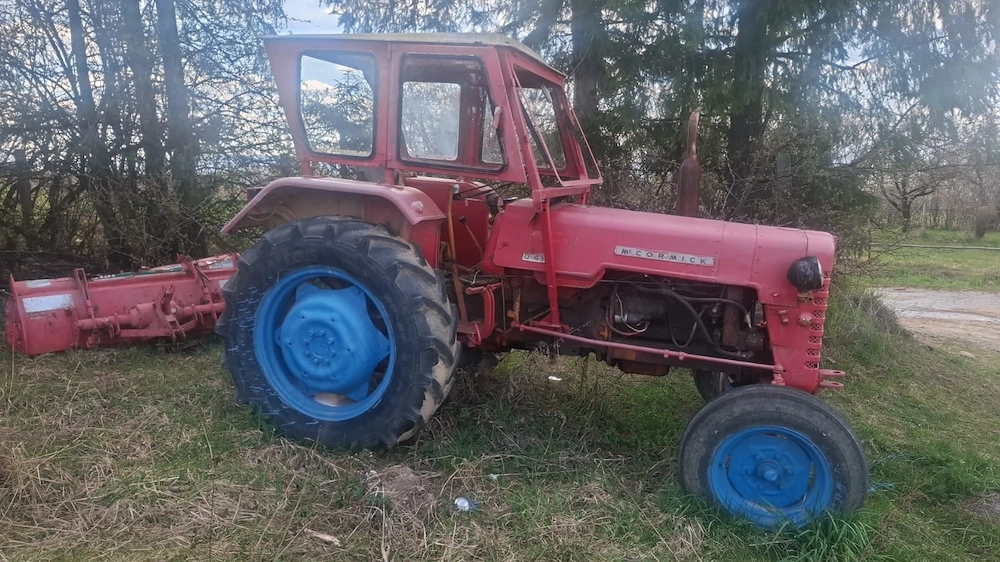Tractor de vanzare in stare f buna, remorca si freza
