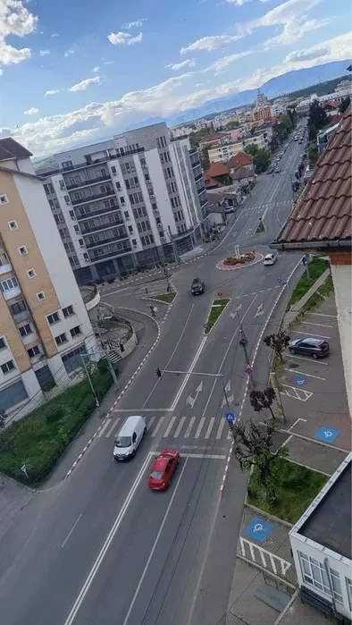 Proprietar vând apartament 3 camere, 70 mp, Tg-Jiu, etaj 8