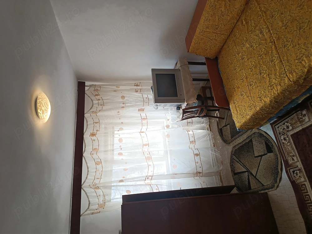 Caut coleg  a apartament  Camera închiriat Central Popa Șapcă, chirie
