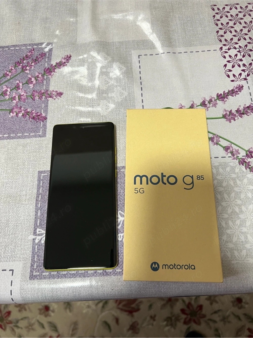 vand telefon Motorola g85 nou.