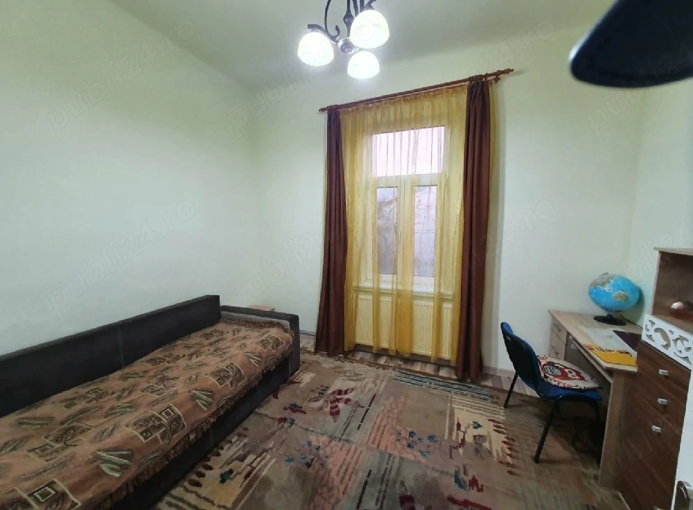 Închiriez casă în zonă centrală