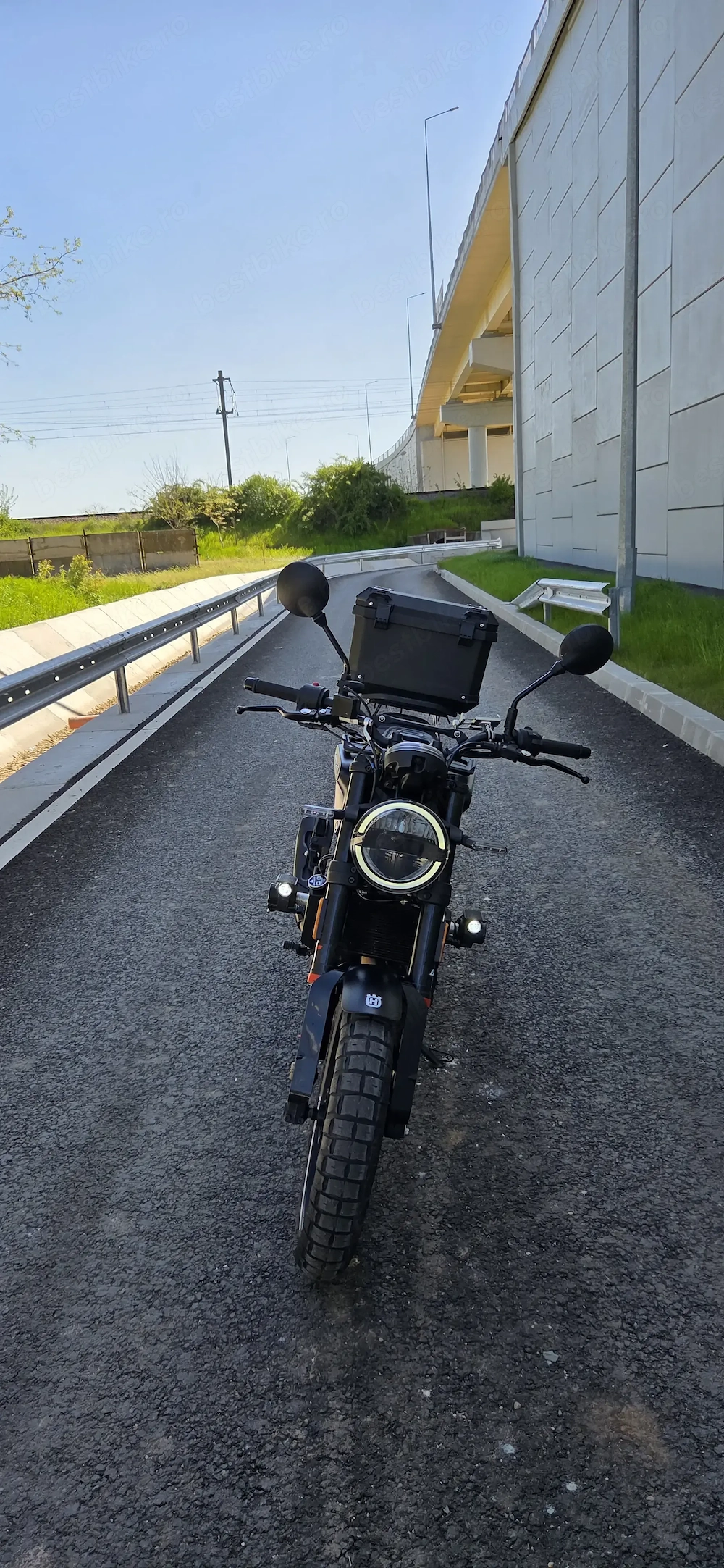 Husqvarna Svartpilen 125cc 2023 CASCO până la 30.06.2026