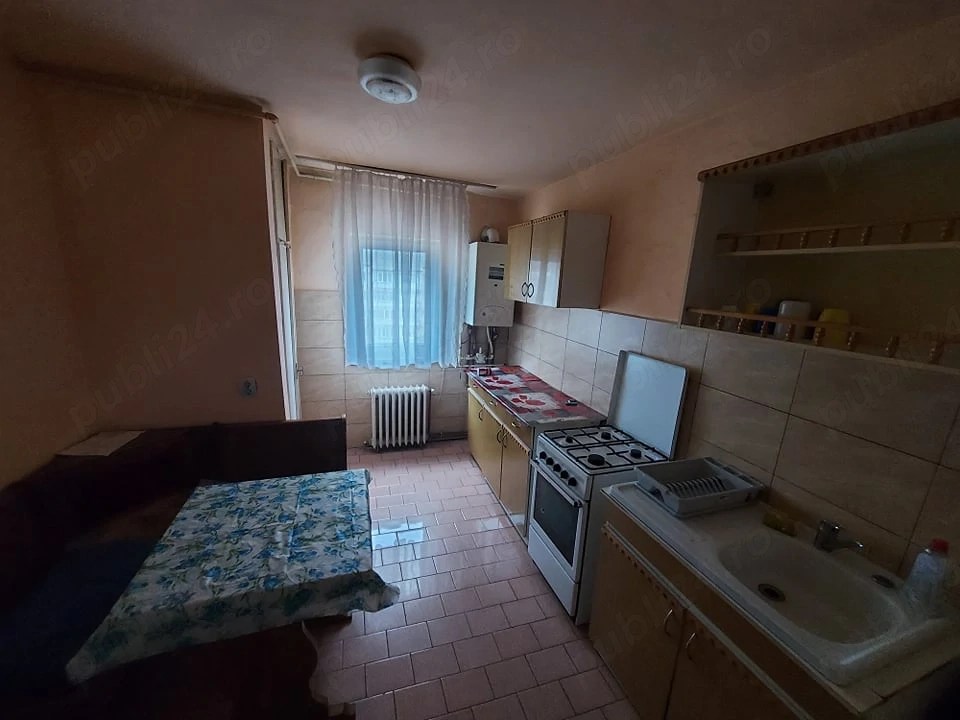 Vând apartament 3 camere