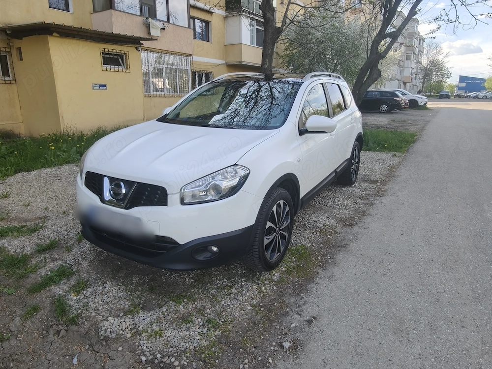 Vând Nissan Qashqai plus 2 