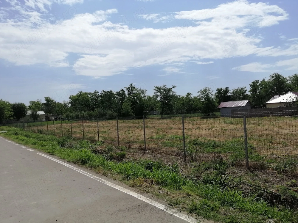 Vand teren intravilan comuna Traian