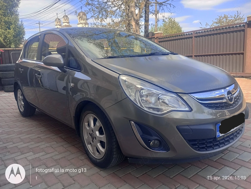 Opel corsa, motor 1,3d, an fabricație 2012, mașina este foarte bine întreținută și funcționează impe