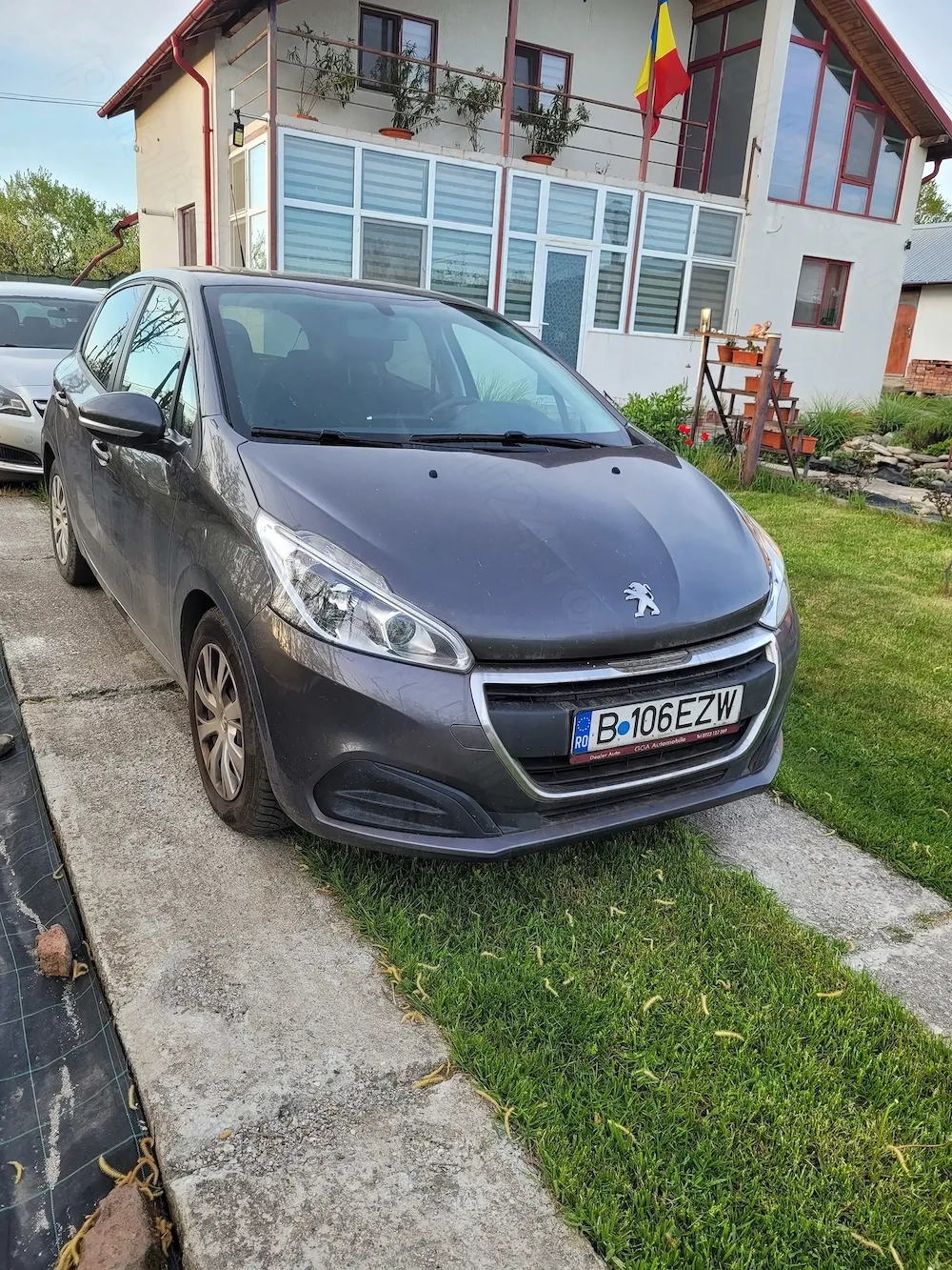 Peugeot 208 benzină 2017.
