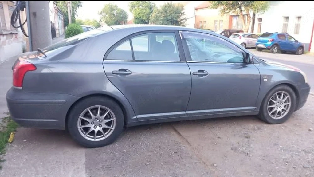 Vând Toyota Avensis