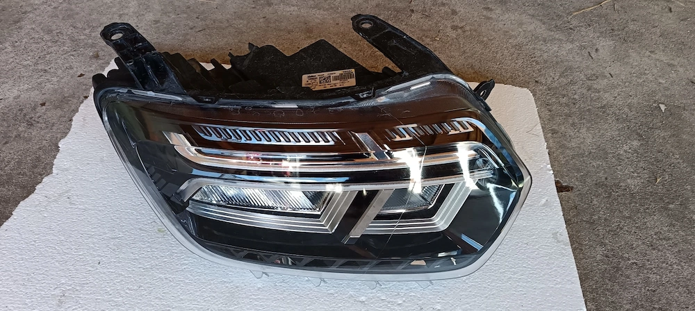 Far Dacia Duster an 2023