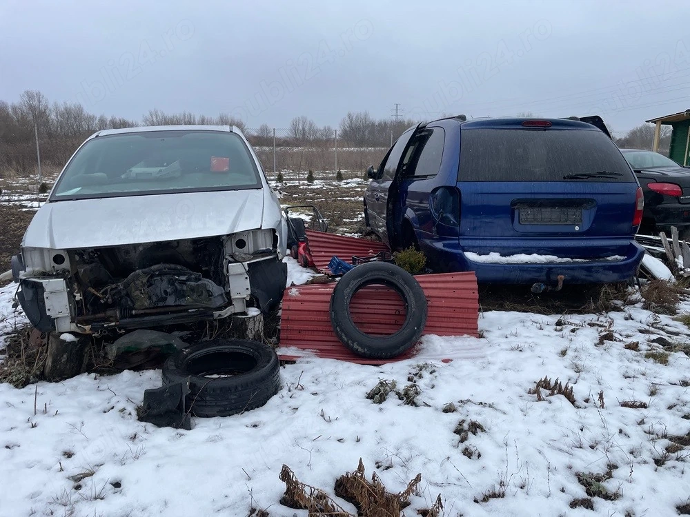 Dezmembrez Chrysler voyager