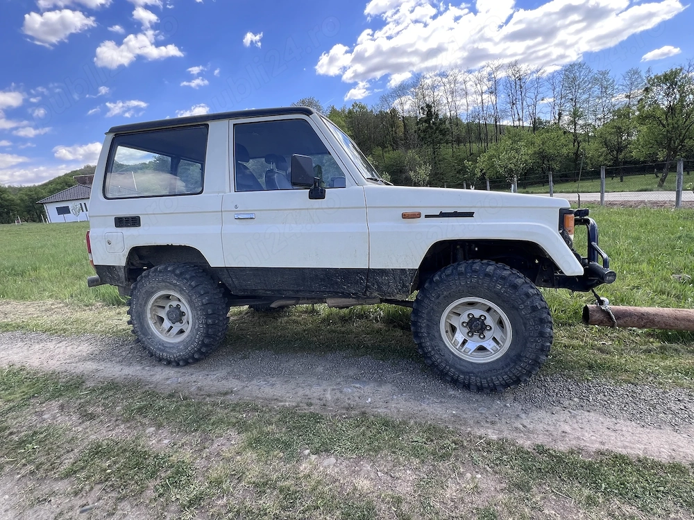 Toyota land cruiser lj70