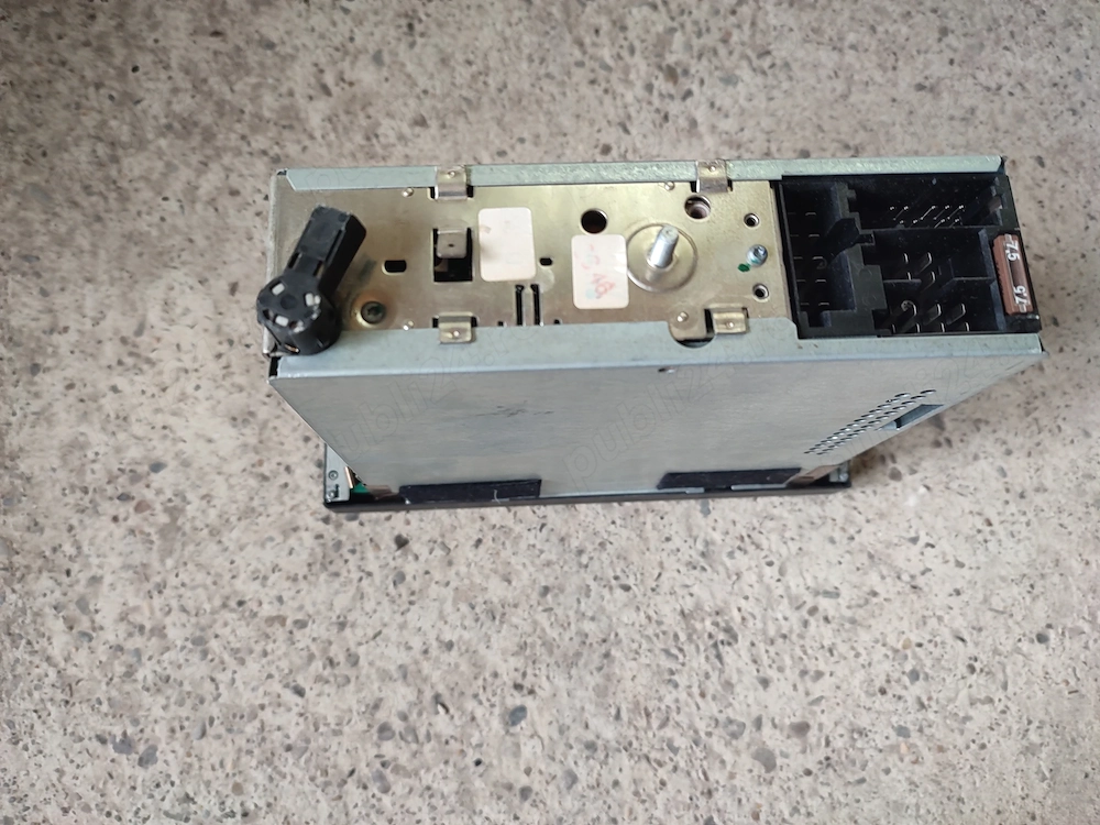 Casetofon auto e de pe Audi A4b5 