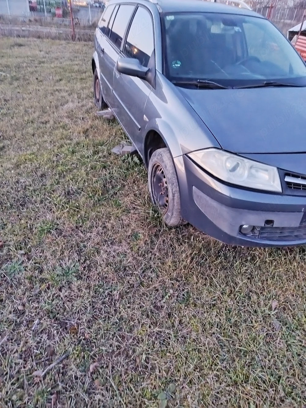 Dezmembrez renault megane  2 venziba 1,6 16 v