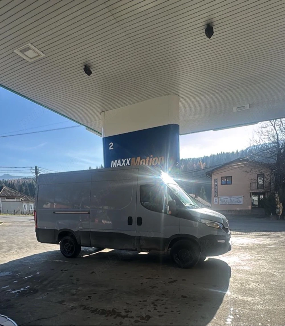 Vând duba iveco daily