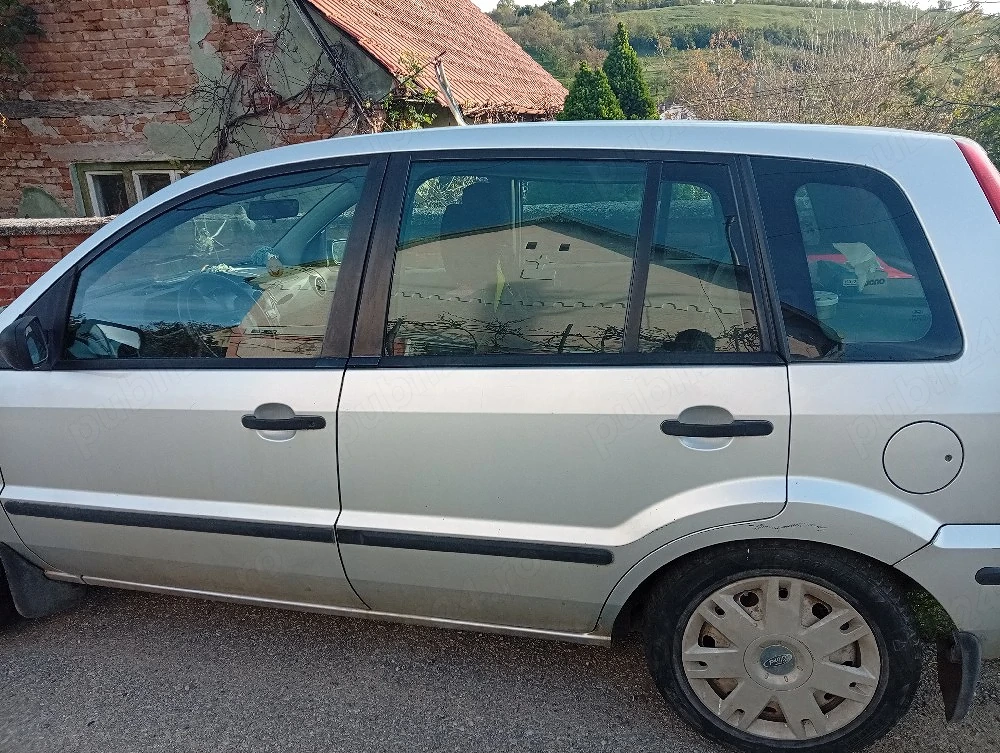 Ford Fusion 2002 - Bun de muncă   Ideal oraș - 1.100 