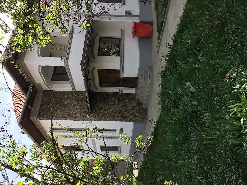 ultracentral vila de vanzre