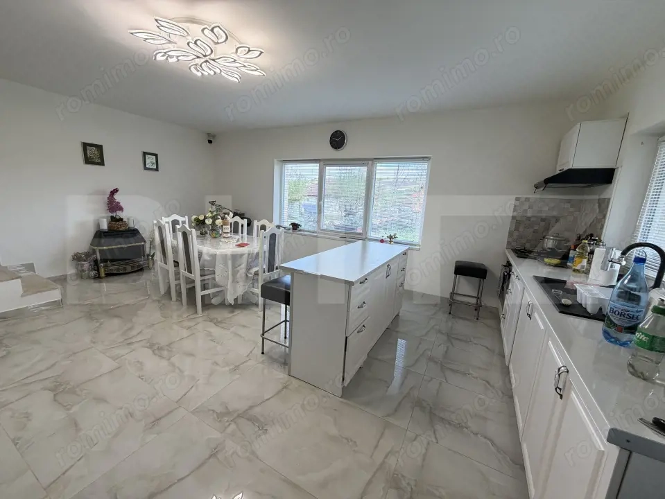 Casă cu 4 camere în suprafață de 180 mp 