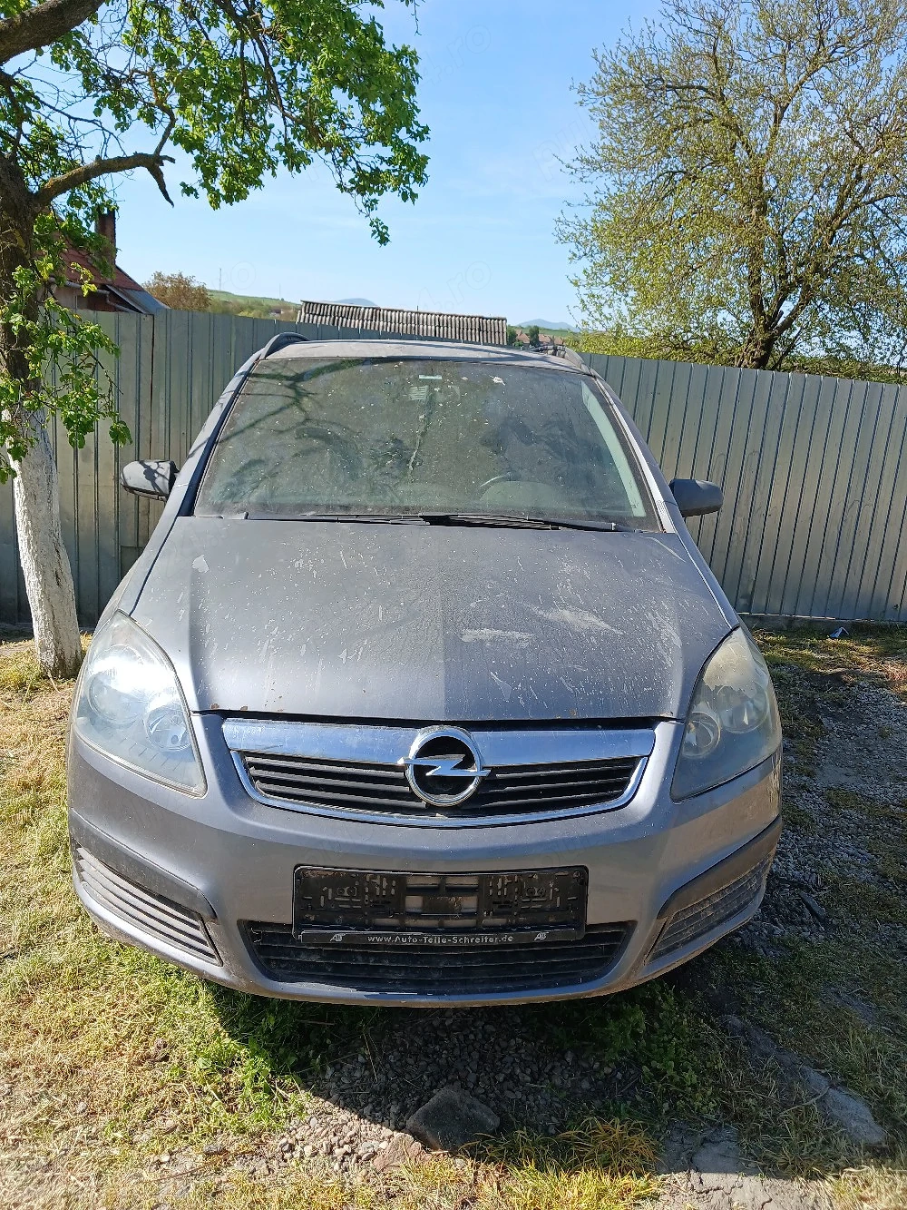 vand masina pentru dezmembrare!