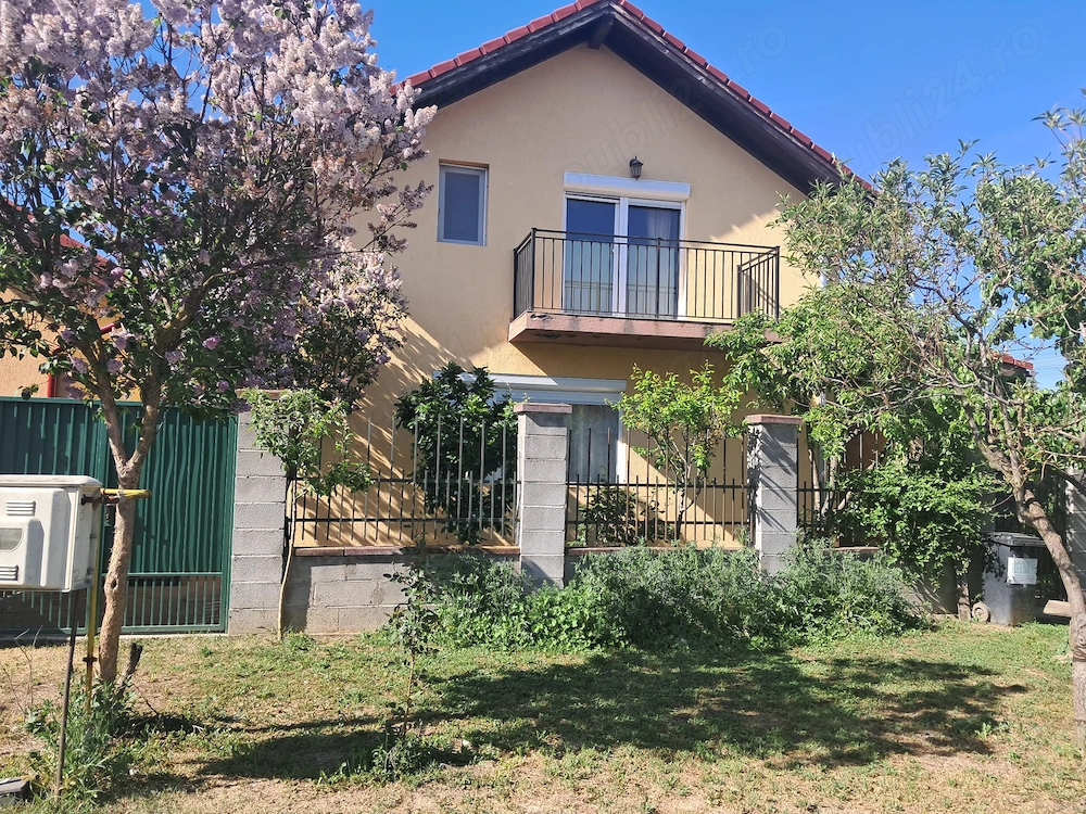 Proprietar vand casa individuala