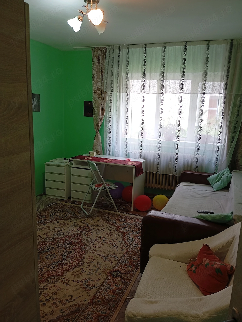 Apartament decomandat, zona centrală, parter , curat, zona liniștită.