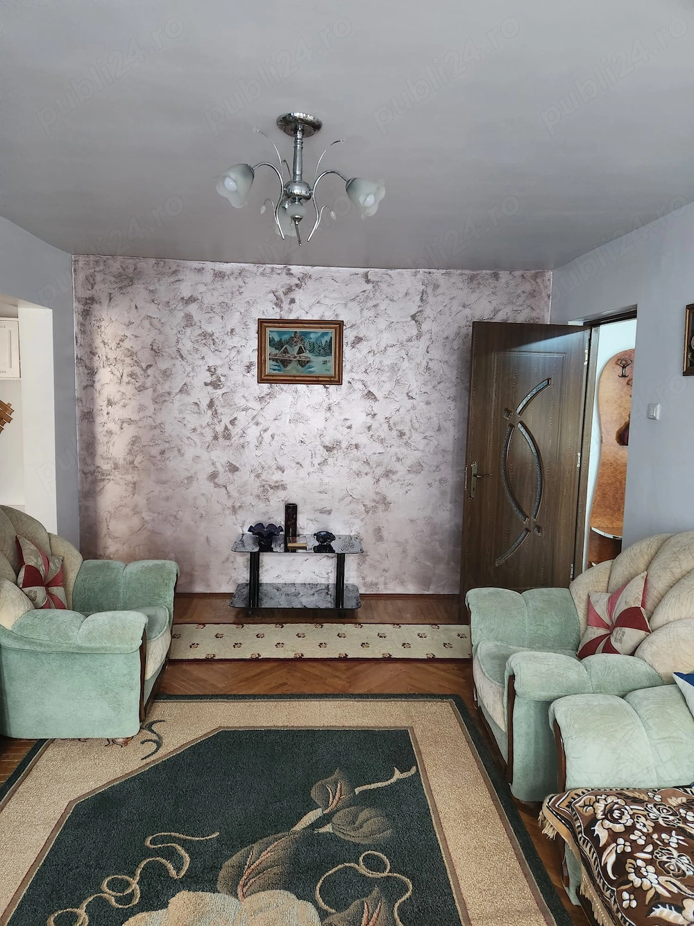 Apartament 2 camere de vanzare, zonă de sus   Onești