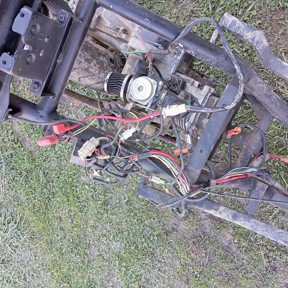 Vând sau dezmembrez 